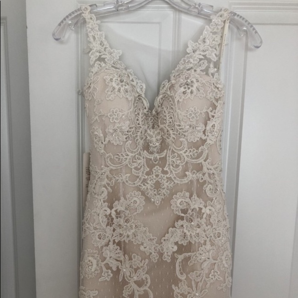 *NEW WITH TAGS* Casablanca 1975 Wedding Gown